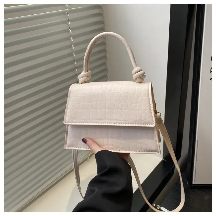 Black Quilted Shoulder Bag for Women 2025 — feature 10