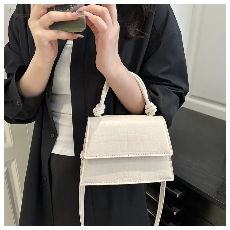 Black Quilted Shoulder Bag for Women 2025 — feature 15