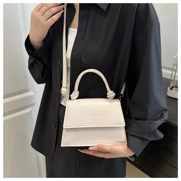 Black Quilted Shoulder Bag for Women 2025 — feature 18
