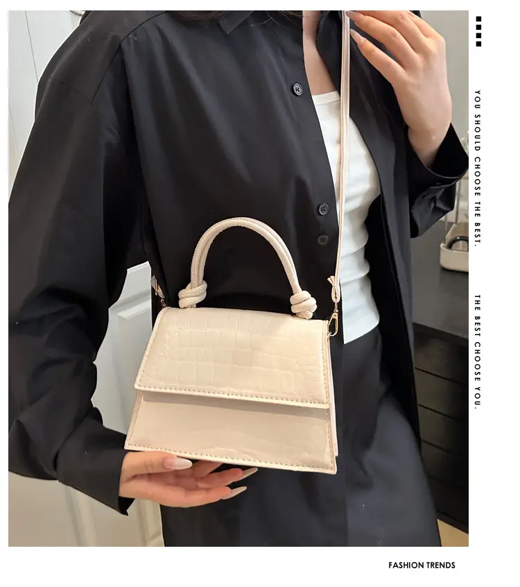 Black Quilted Shoulder Bag for Women 2025 — feature 2
