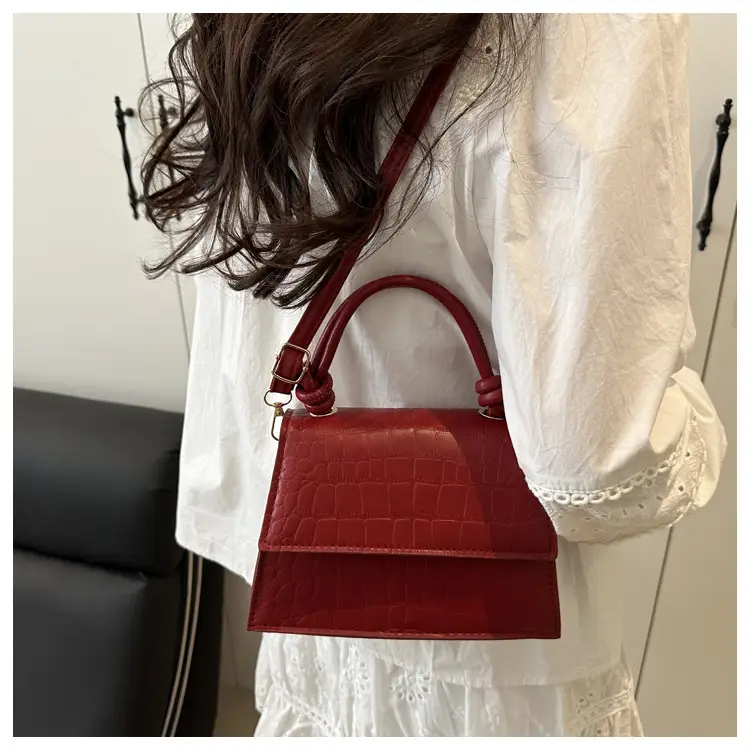 Black Quilted Shoulder Bag for Women 2025 — feature 20