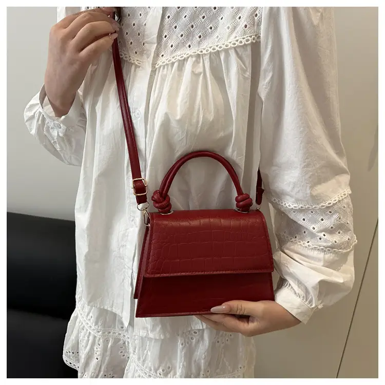 Black Quilted Shoulder Bag for Women 2025 — feature 22