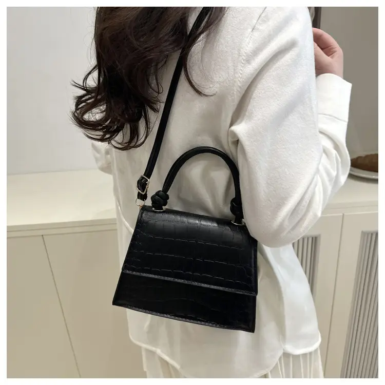 Black Quilted Shoulder Bag for Women 2025 — feature 27