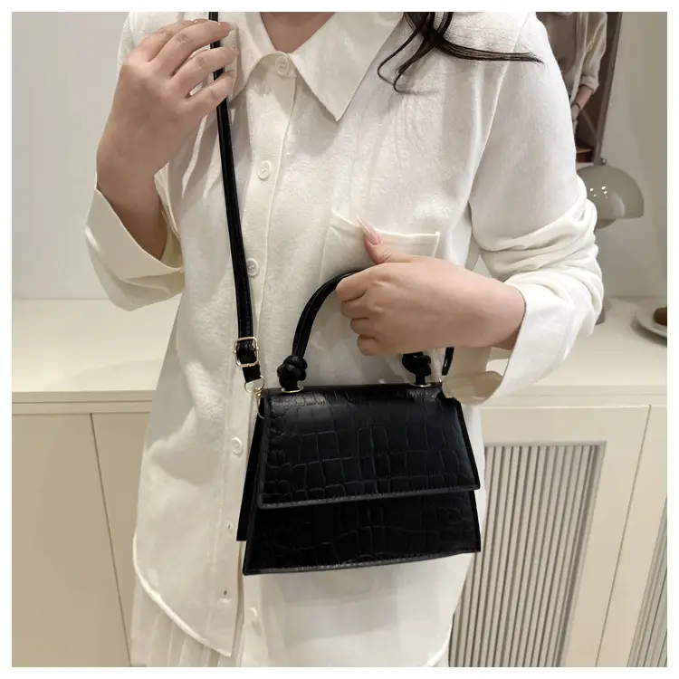 Black Quilted Shoulder Bag for Women 2025 — feature 28