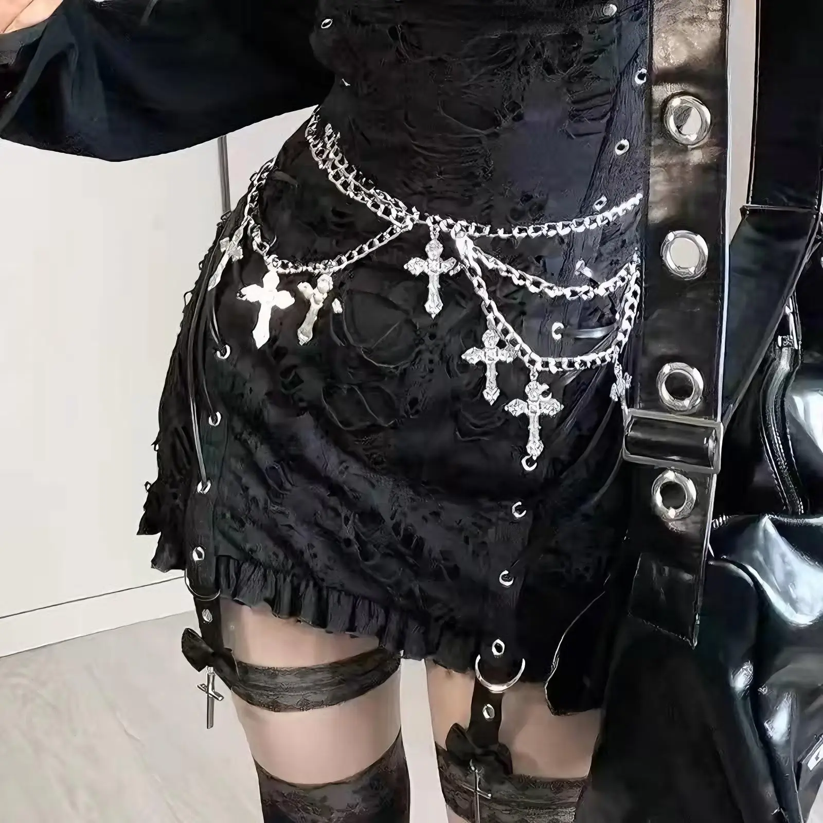 Multi Layer Cross Belt Chain Metal Punk Subculture Stacked Wear — feature 5