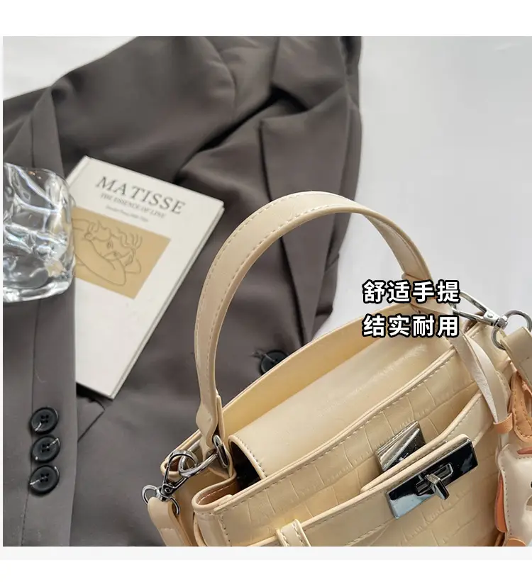 Women's Square Handbag with Pearl Decor 2025 — feature 5