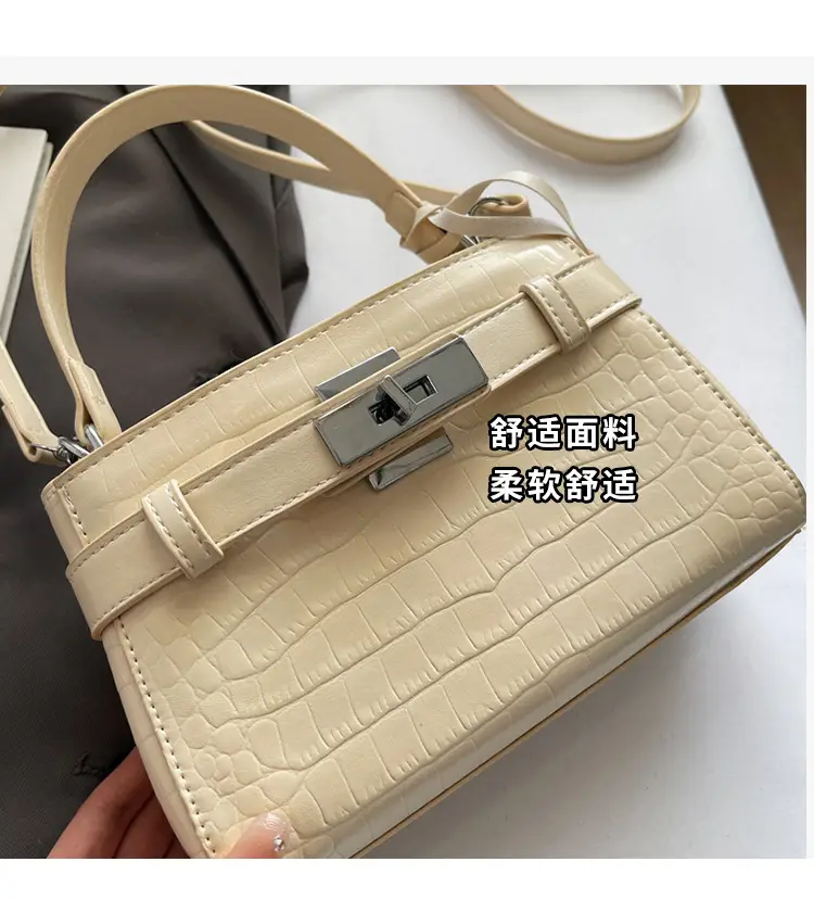 Women's Square Handbag with Pearl Decor 2025 — feature 6