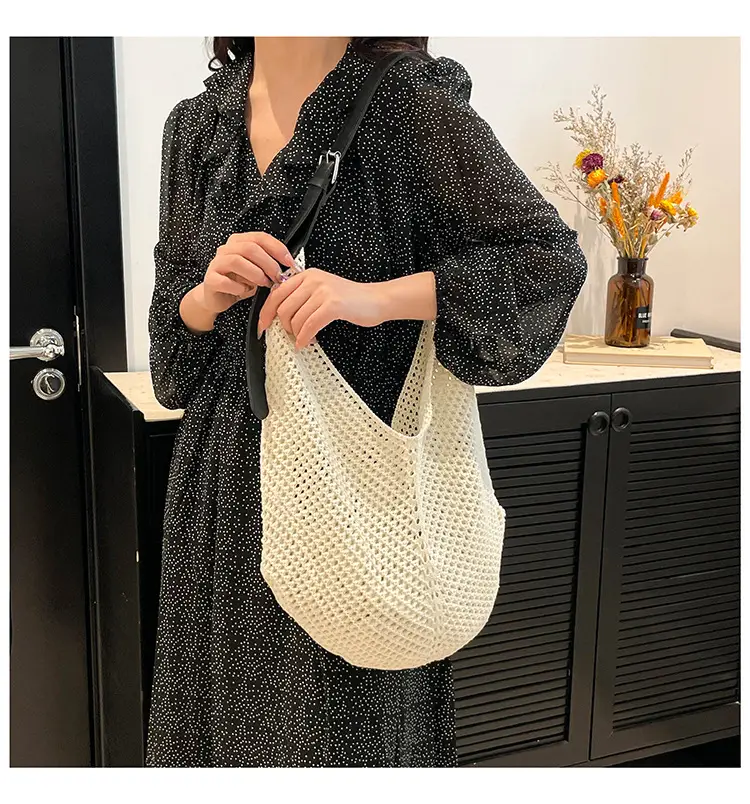 Beige Woven Women's Straw Shoulder Bag Travel Luggage — feature 12