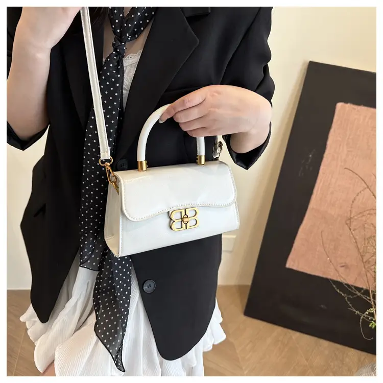 Korean Fashion Lock Shoulder Bag Women 2025 Summer — feature 1