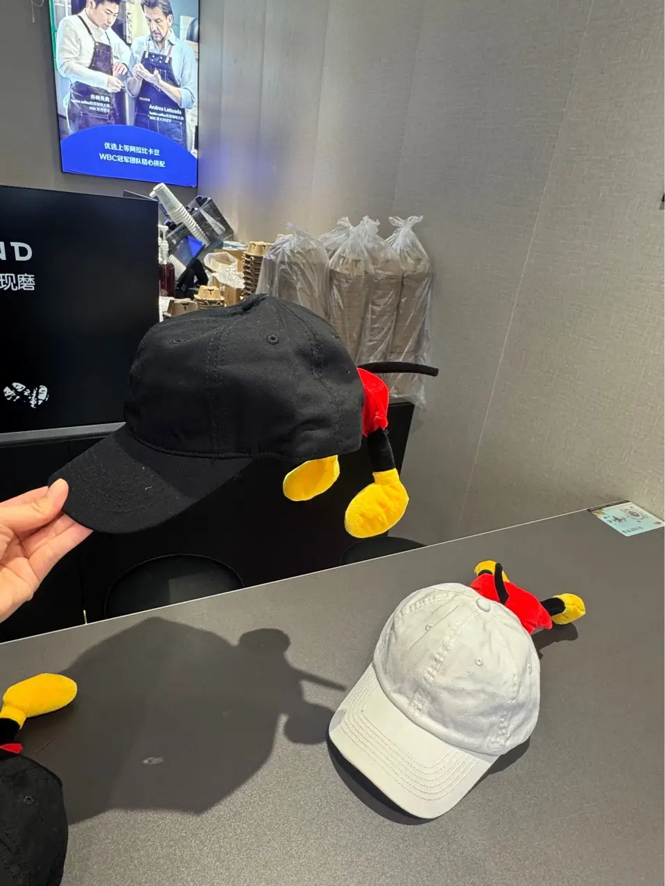 Mickey Butt Cap with Curved Brim & Peaked Design — feature 2