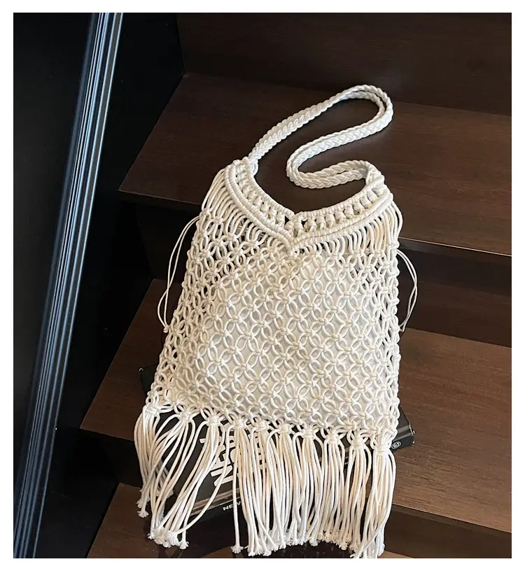 White Cotton Thread Woven Shoulder Bag 2025 — feature 1