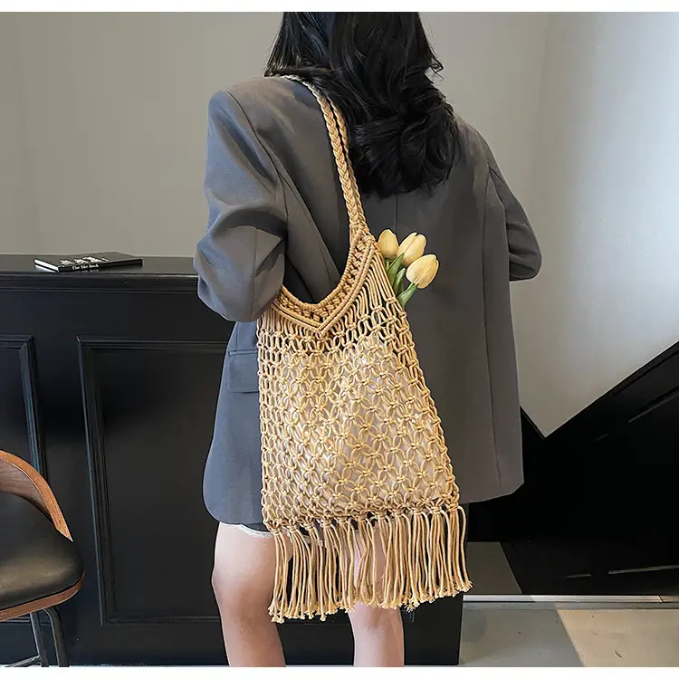 White Cotton Thread Woven Shoulder Bag 2025 — feature 13