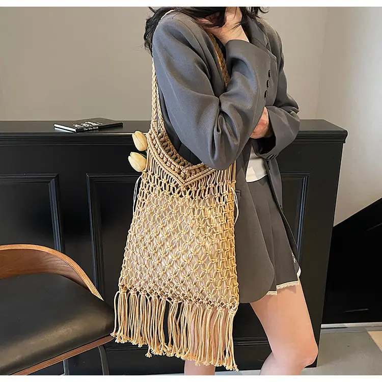 White Cotton Thread Woven Shoulder Bag 2025 — feature 14
