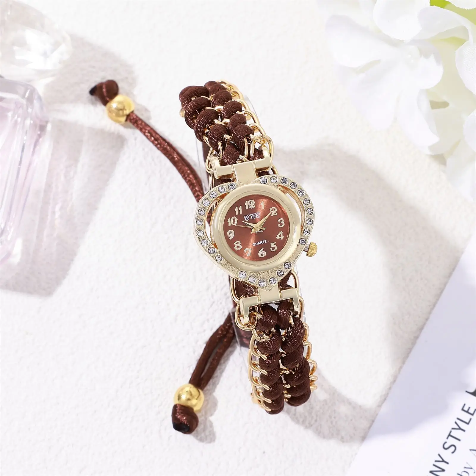 Women's Heart-Shaped Quartz Watch with Gold Braided Bracelet - Image 4