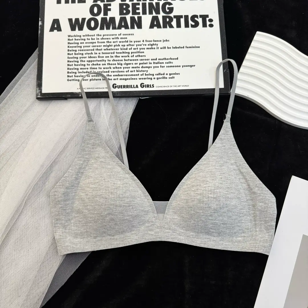 Fengzhixin Original French Deep V Triangle Cup Intimates Without Rims Beautiful Back Seamless Push-Up Summer Thin Bra — feature 11
