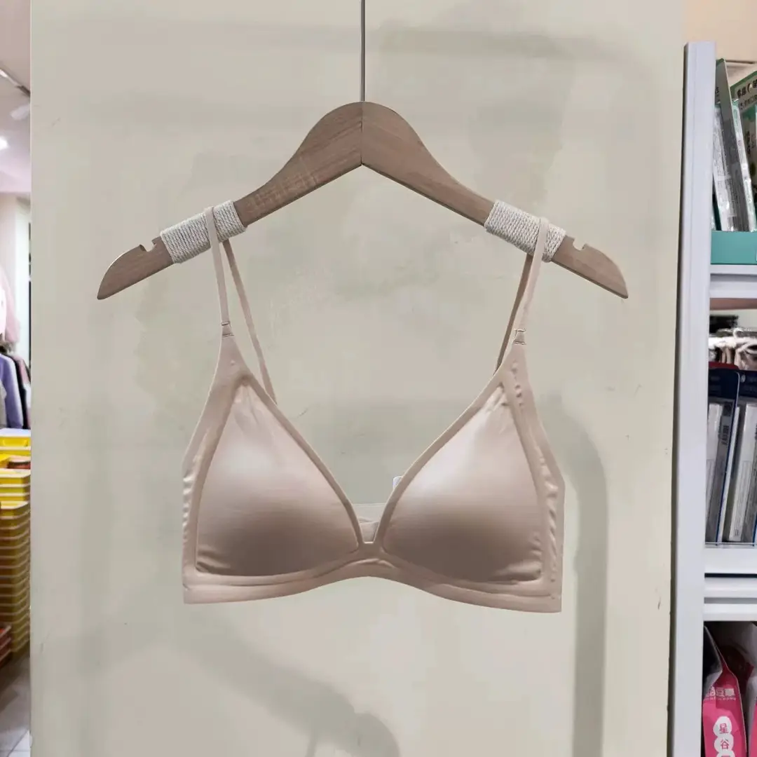 Fengzhixin Original French Deep V Triangle Cup Intimates Without Rims Beautiful Back Seamless Push-Up Summer Thin Bra