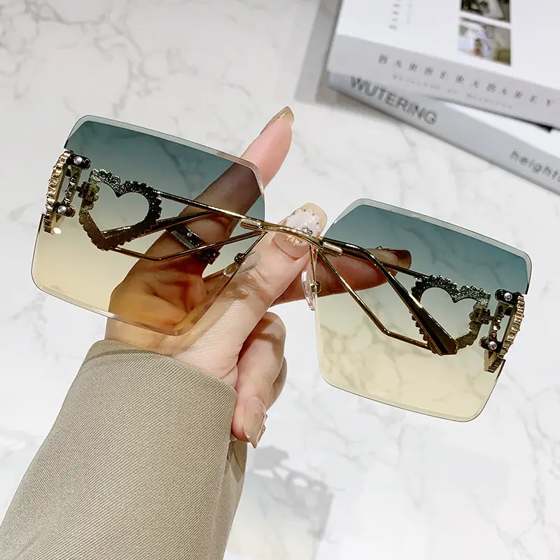 Heart Personalized Sunglasses Anti-UV Big Face Cut - Image 2