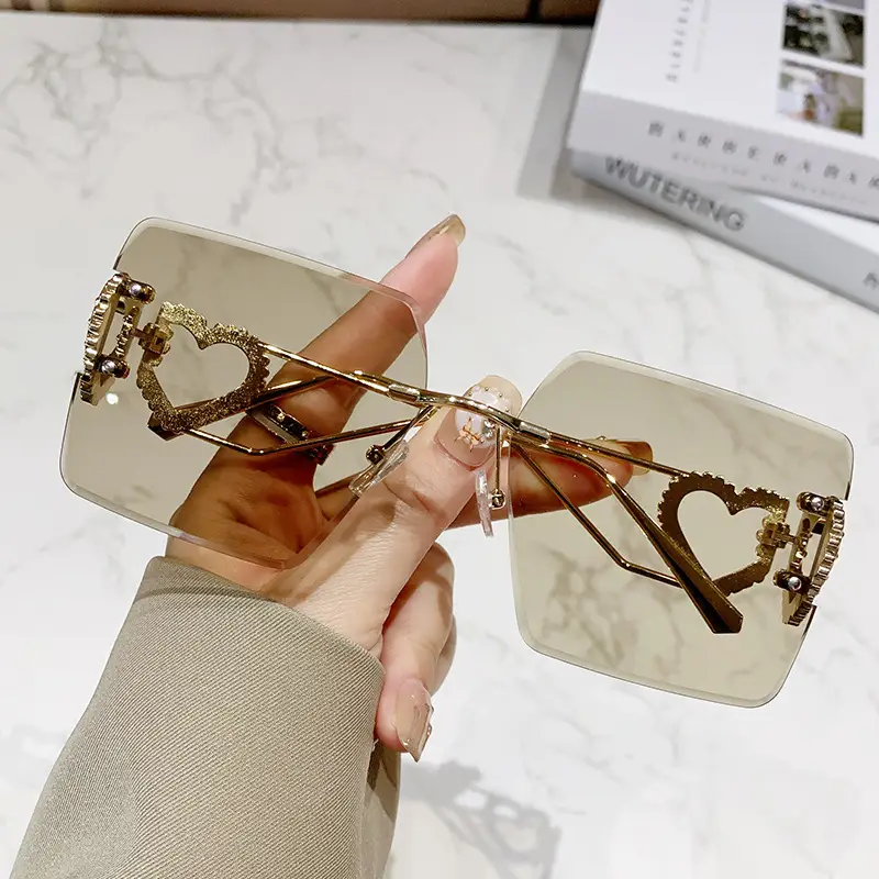Heart Personalized Sunglasses Anti-UV Big Face Cut - Image 6