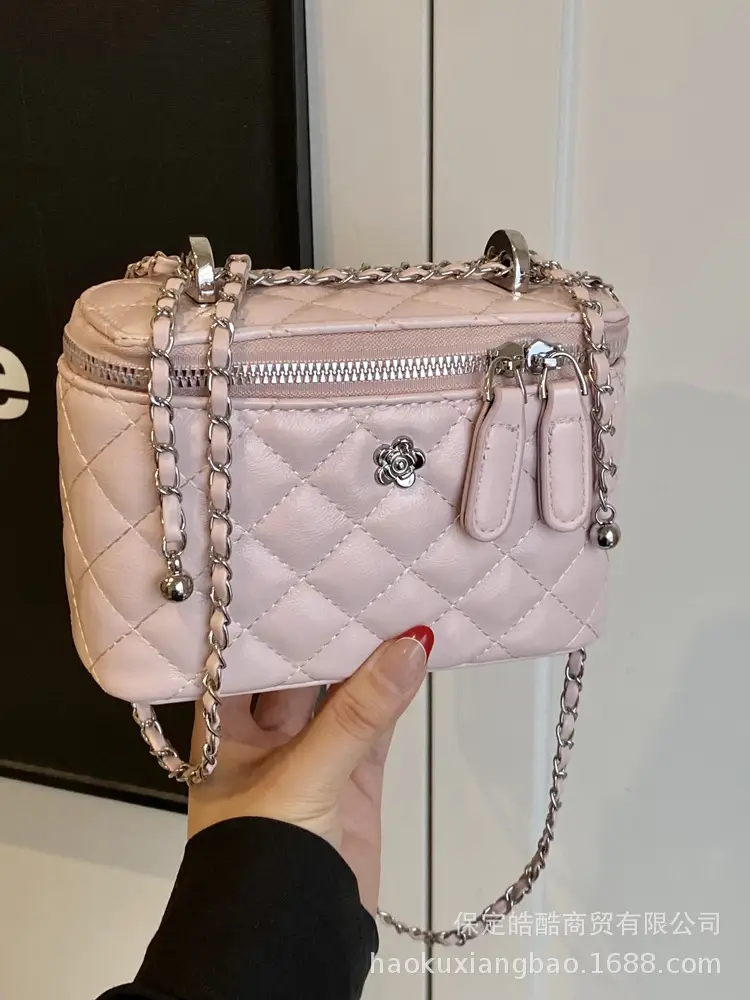 Diamond Chain Crossbody Bag Women Spring Summer 2025 - Image 3
