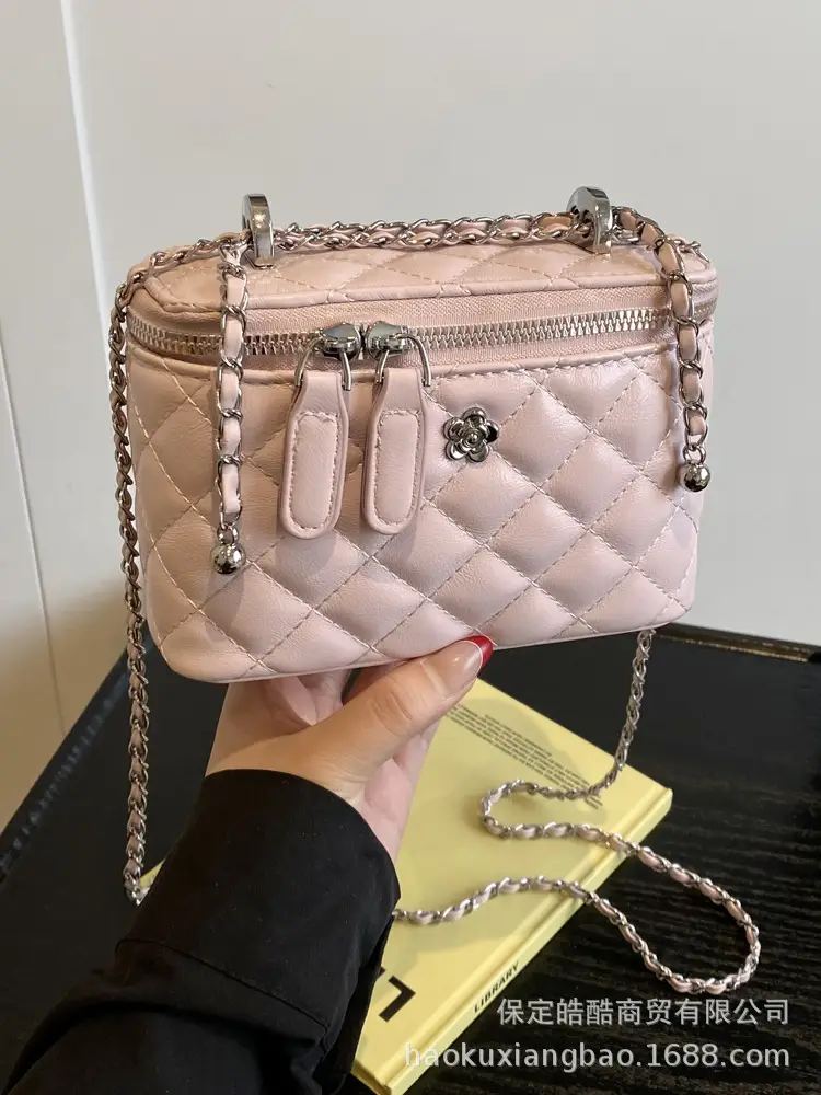 Diamond Chain Crossbody Bag Women Spring Summer 2025 - Image 5