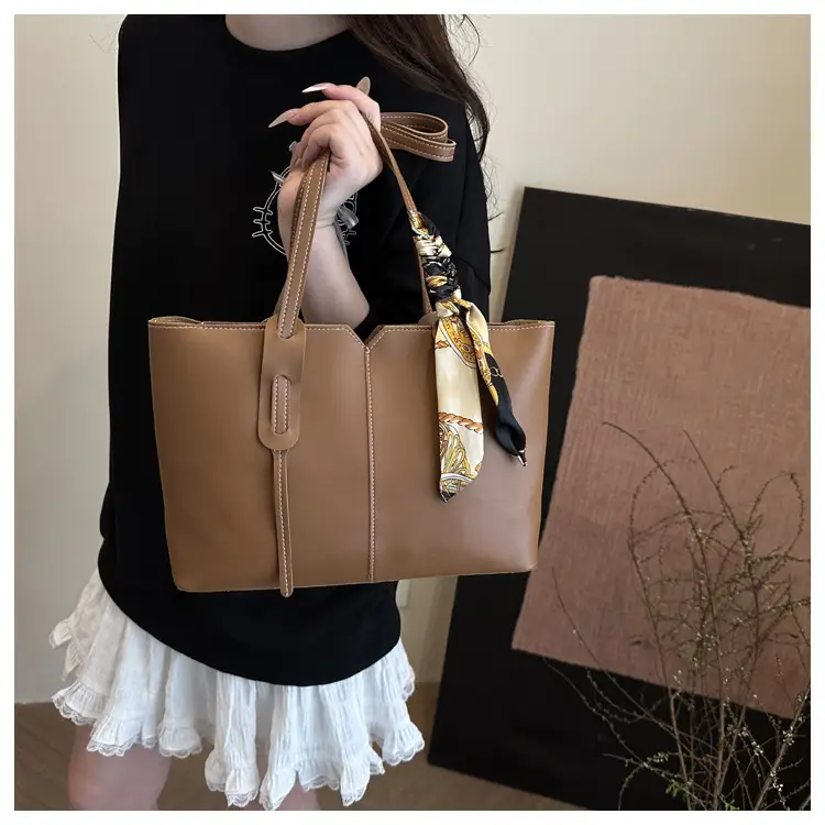 Black Luxury Shoulder Bag with Gold Embroidery — feature 17