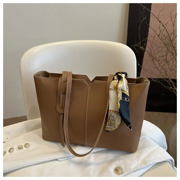 Black Luxury Shoulder Bag with Gold Embroidery — feature 8