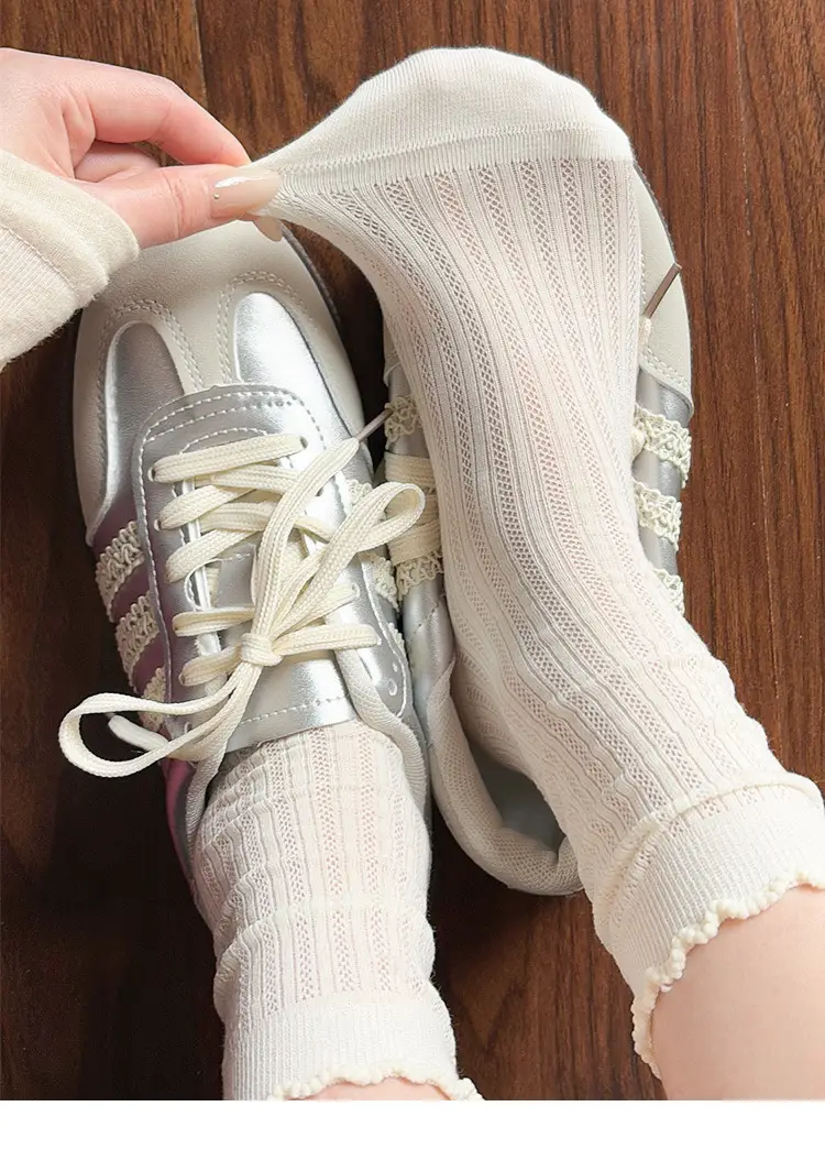 Socks Summer Women's Lace Pure Color Cut Out Breathable Thin Combed Cotton Women's Ins Casual Versatile Mesh Pile Socks — feature 3