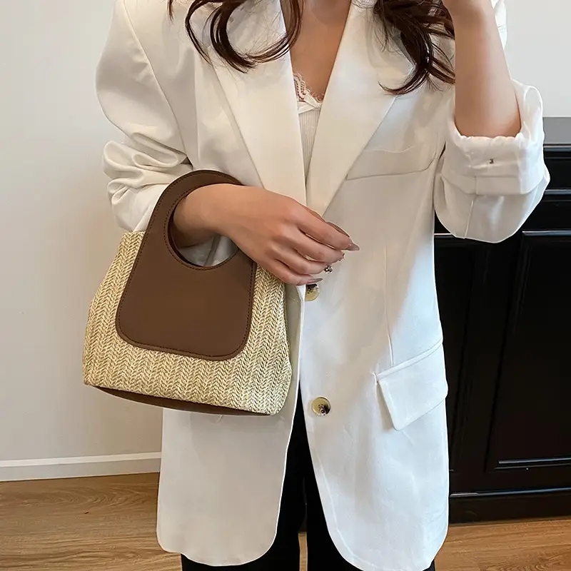 Spliced Straw Bag Large Capacity Shoulder Tote Wholesale - Image 3