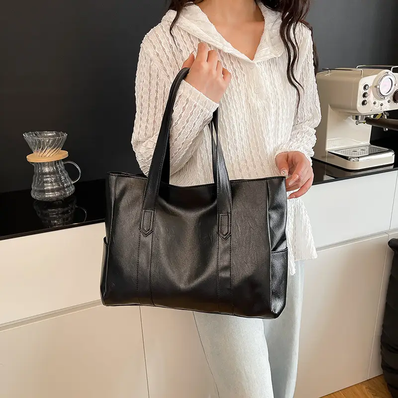 Red Leather Vintage Shoulder Bag Large Capacity 2025 - Image 9