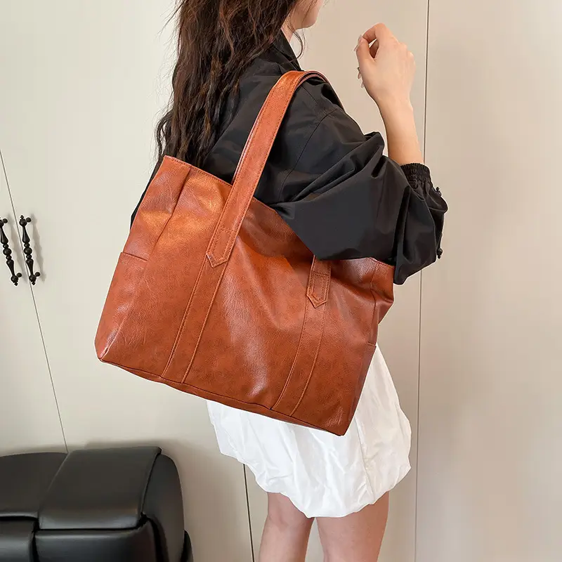 Red Leather Vintage Shoulder Bag Large Capacity 2025 - Image 10