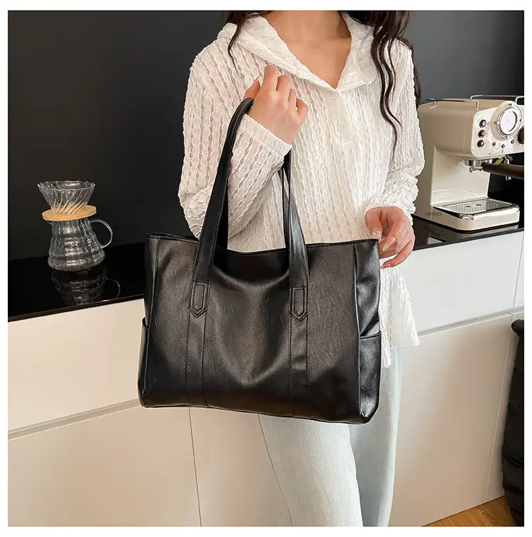 Red Leather Vintage Shoulder Bag Large Capacity 2025 — feature 27