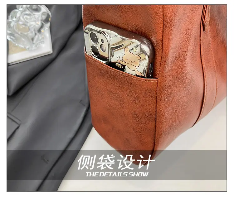 Red Leather Vintage Shoulder Bag Large Capacity 2025 — feature 6