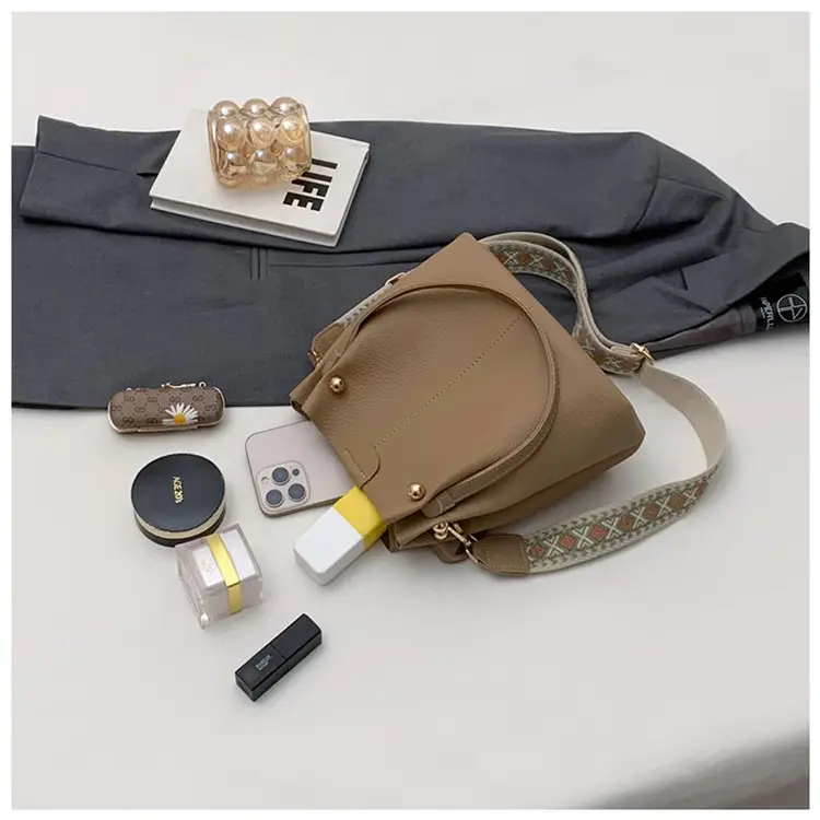 Black Korean Textured Shoulder Bag for Women — feature 2