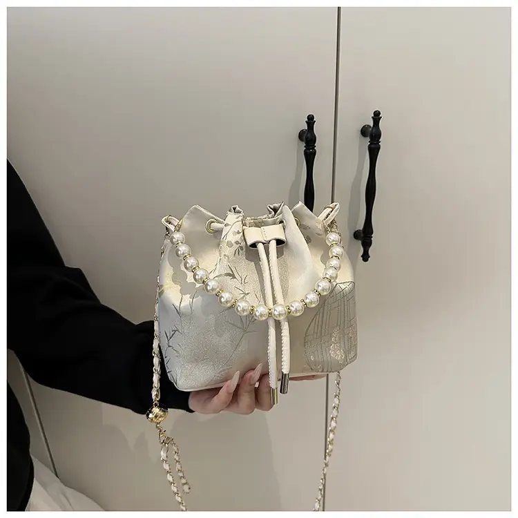 Pearl Embroidered Hand-Carrying Bag for Women — feature 9