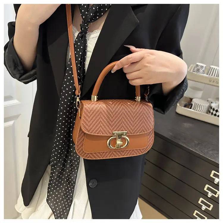 2025 New High-End Beige White Embroidered Shoulder Bag — feature 19