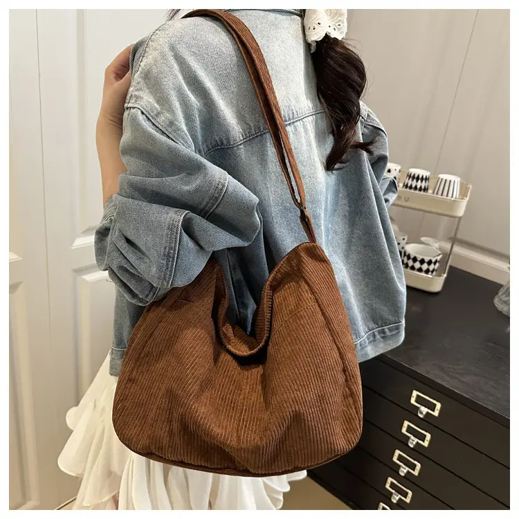 Green Textured Shoulder Bag for Students & Daily Use — feature 20