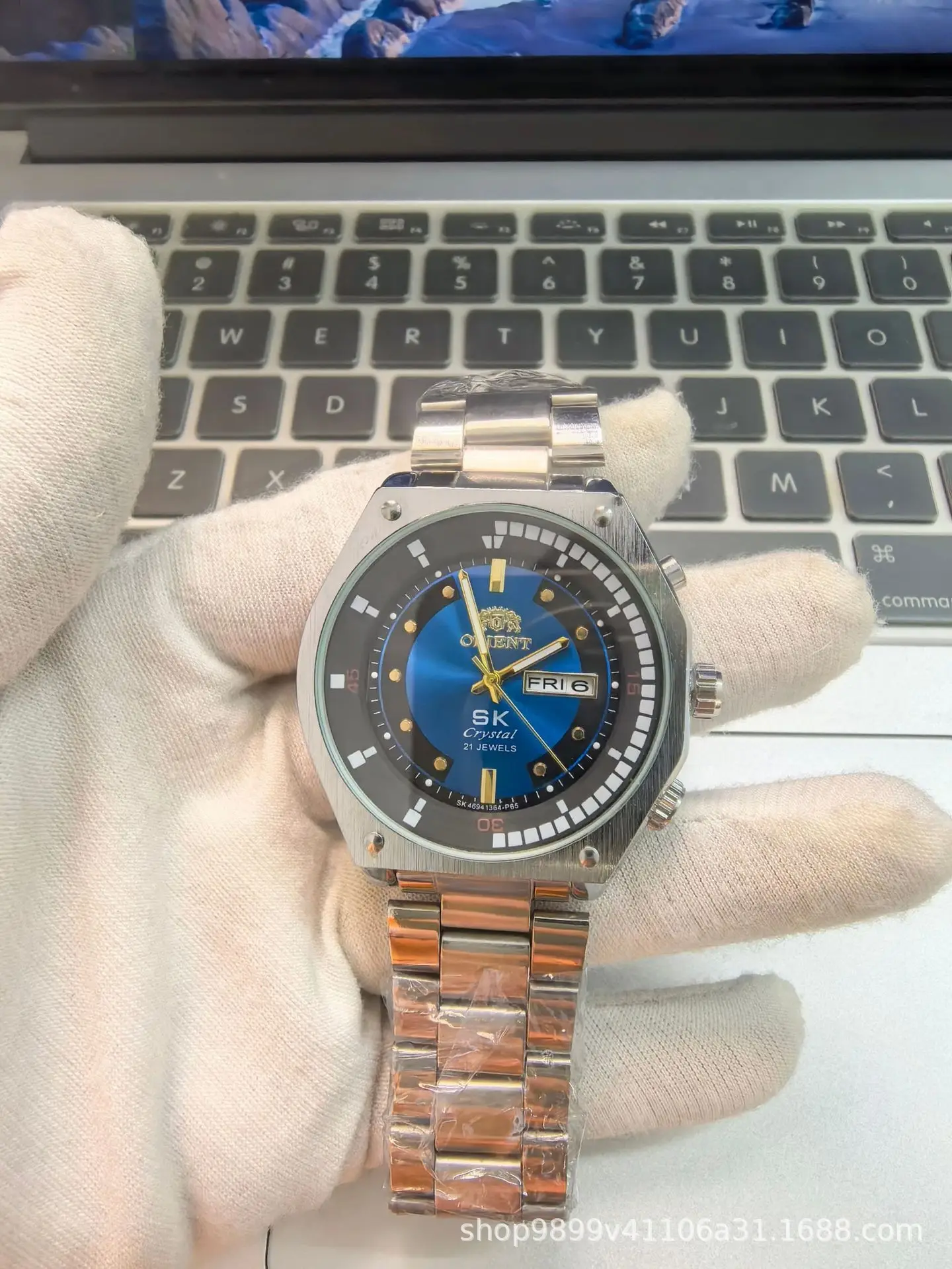 Men's Luminous Steel Band Quartz Watch with 3-Pin Display - Image 2