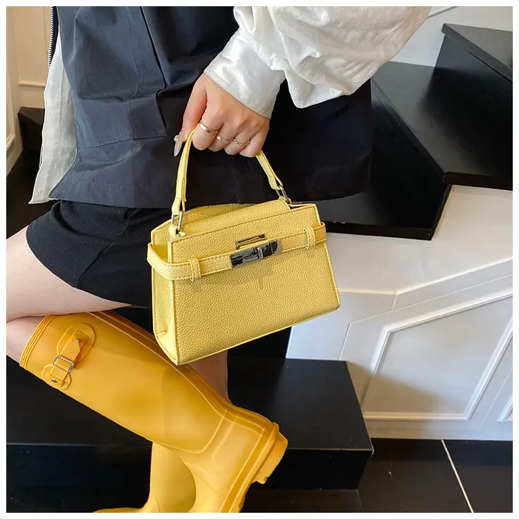 Red Korean Style Shoulder Bag for Women 2026 — feature 18