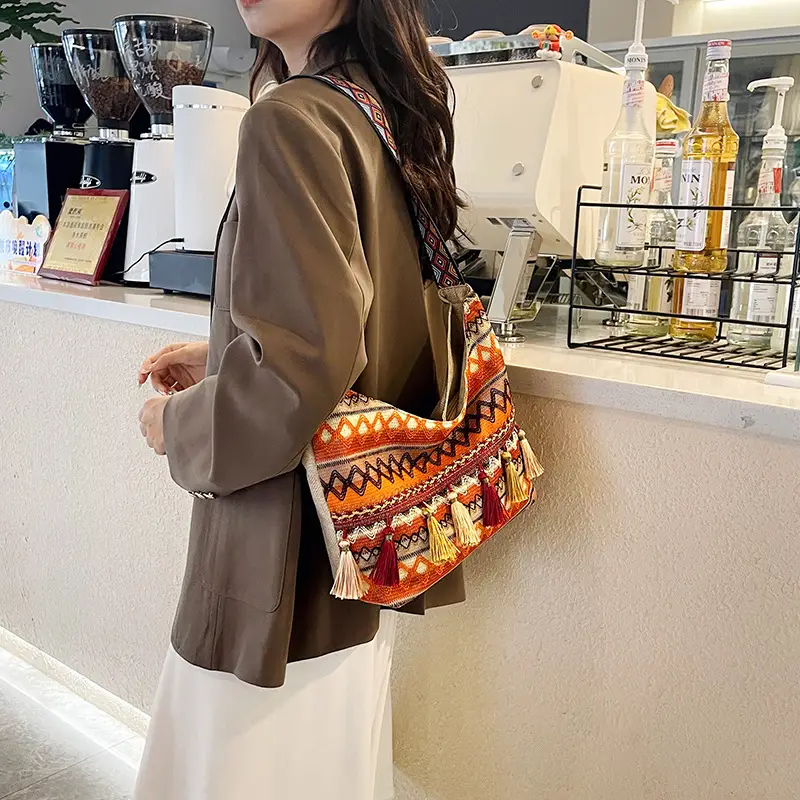 Trendy Tassel Bag for Women Summer 2025 - Image 6