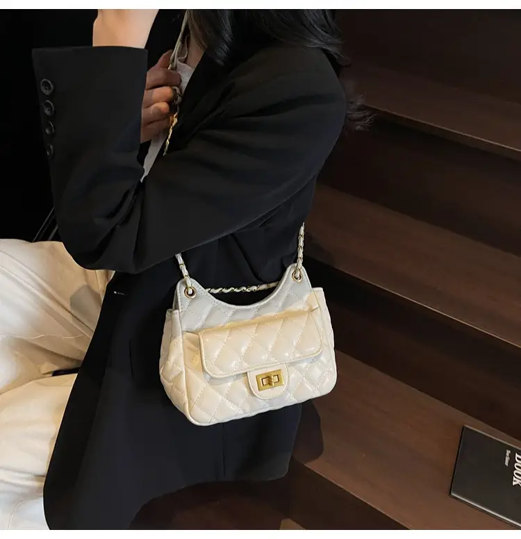 Women's Korean-style Quilted Shoulder Bag Beige — feature 24