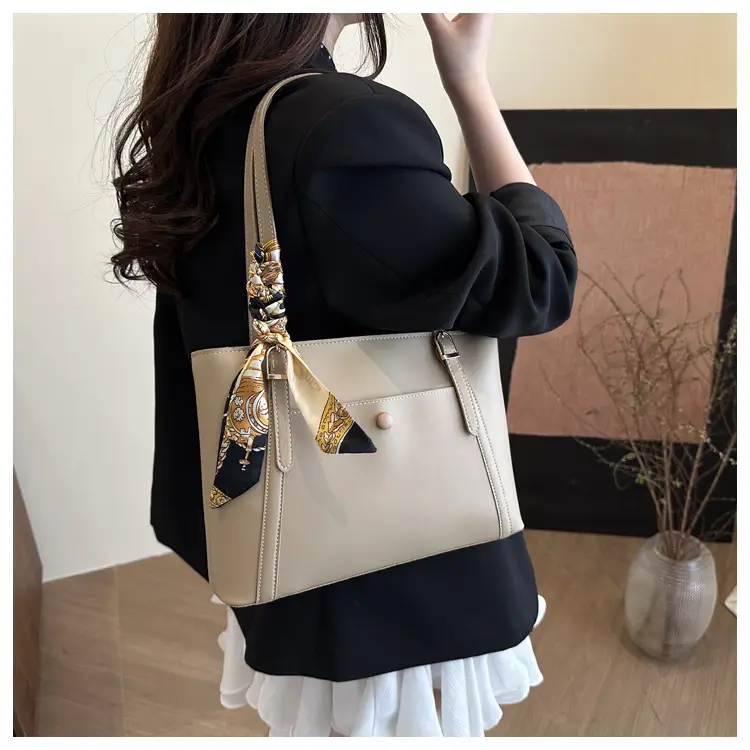 Brown Leather Crossbody Bag with Gold Chain for Women — feature 11