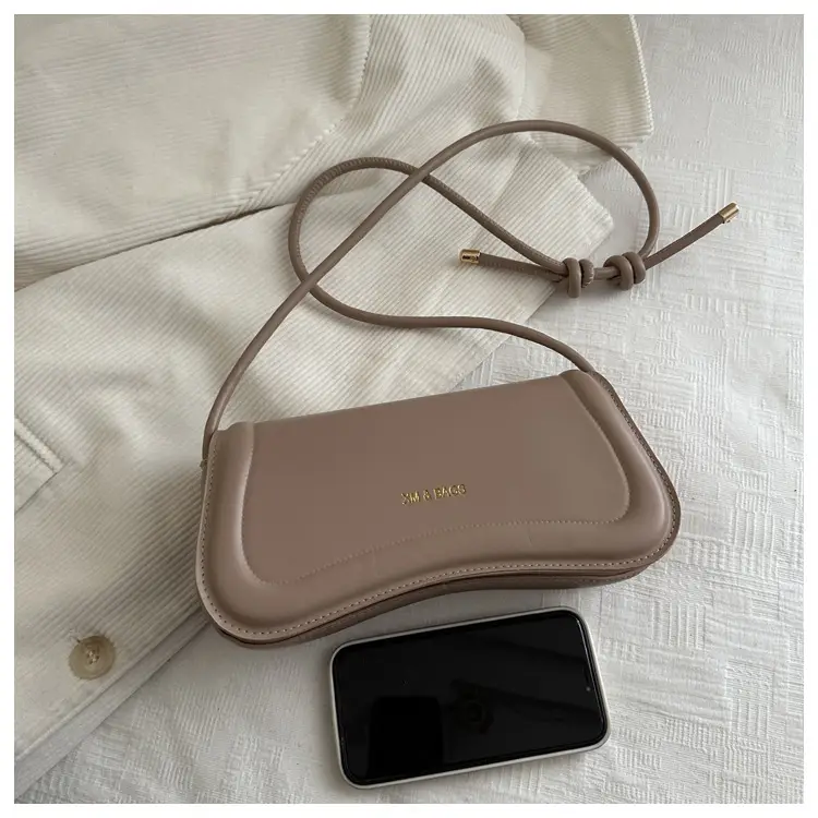 Vintage Letter Print Crossbody Bag Brown 2025 — feature 13