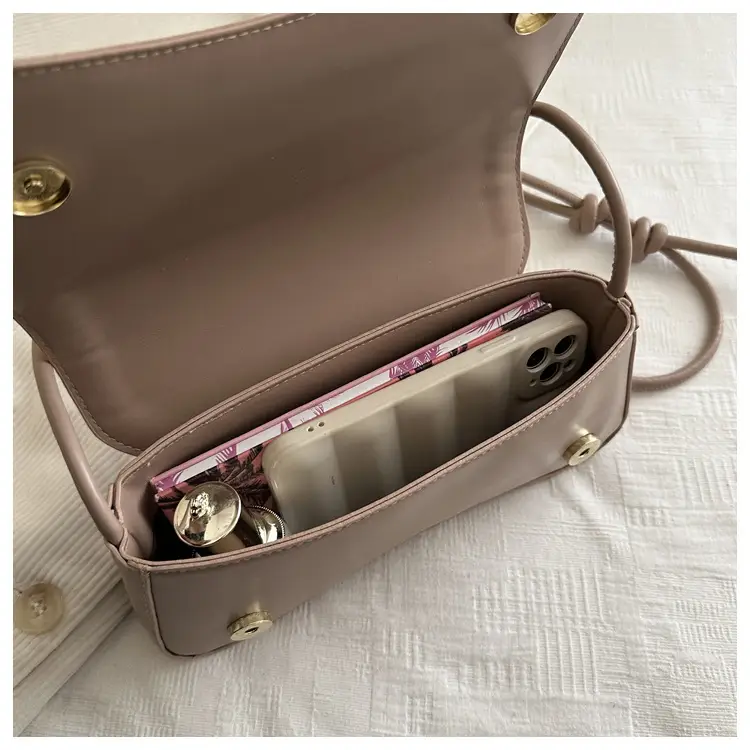 Vintage Letter Print Crossbody Bag Brown 2025 — feature 18
