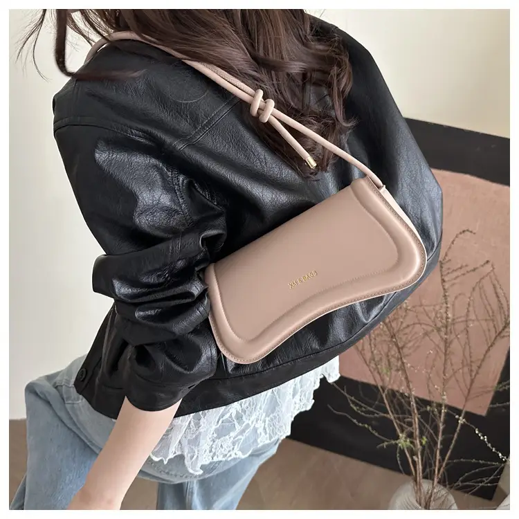Vintage Letter Print Crossbody Bag Brown 2025 — feature 28