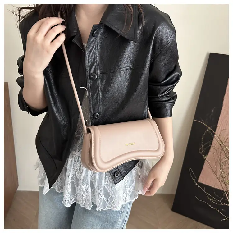 Vintage Letter Print Crossbody Bag Brown 2025 — feature 29