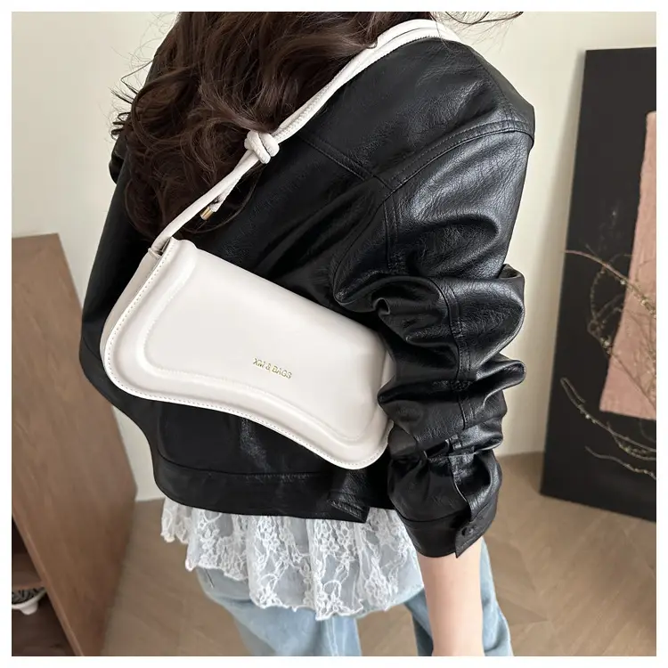 Vintage Letter Print Crossbody Bag Brown 2025 — feature 32