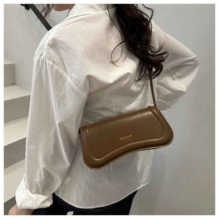 Vintage Letter Print Crossbody Bag Brown 2025 — feature 44