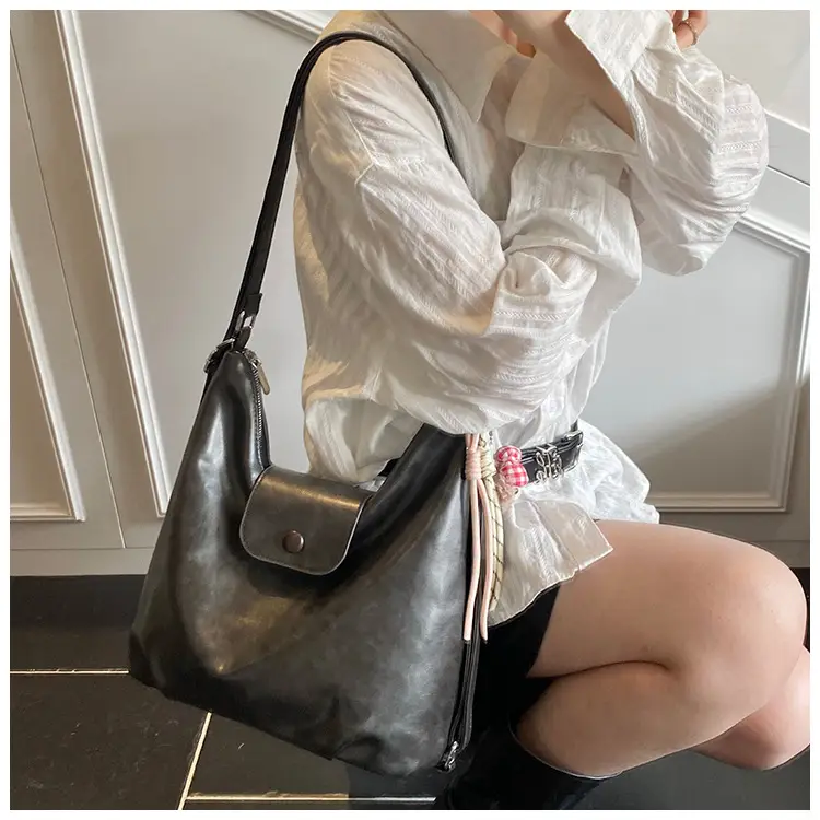 Women's Beige Leather Shoulder Bag with Unicorn Tassel — feature 9