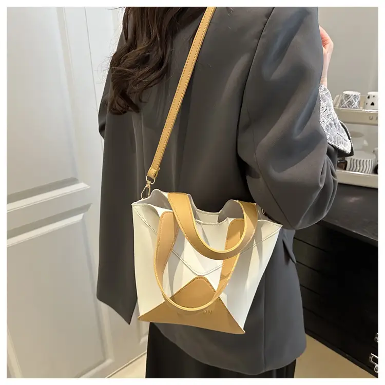 Women's Contrasting Color Satchel Bag 2025 — feature 9