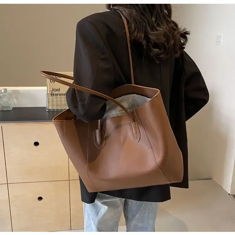 Women 2-Piece Leather Tote Bag Large Capacity Summer Commuter — feature 13